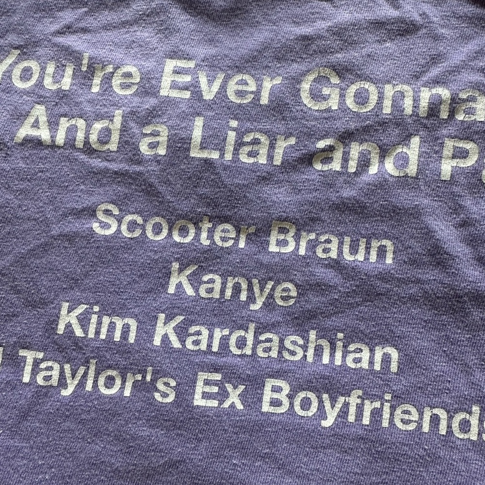 Taylor Swift Tee - Picture 2 of 3